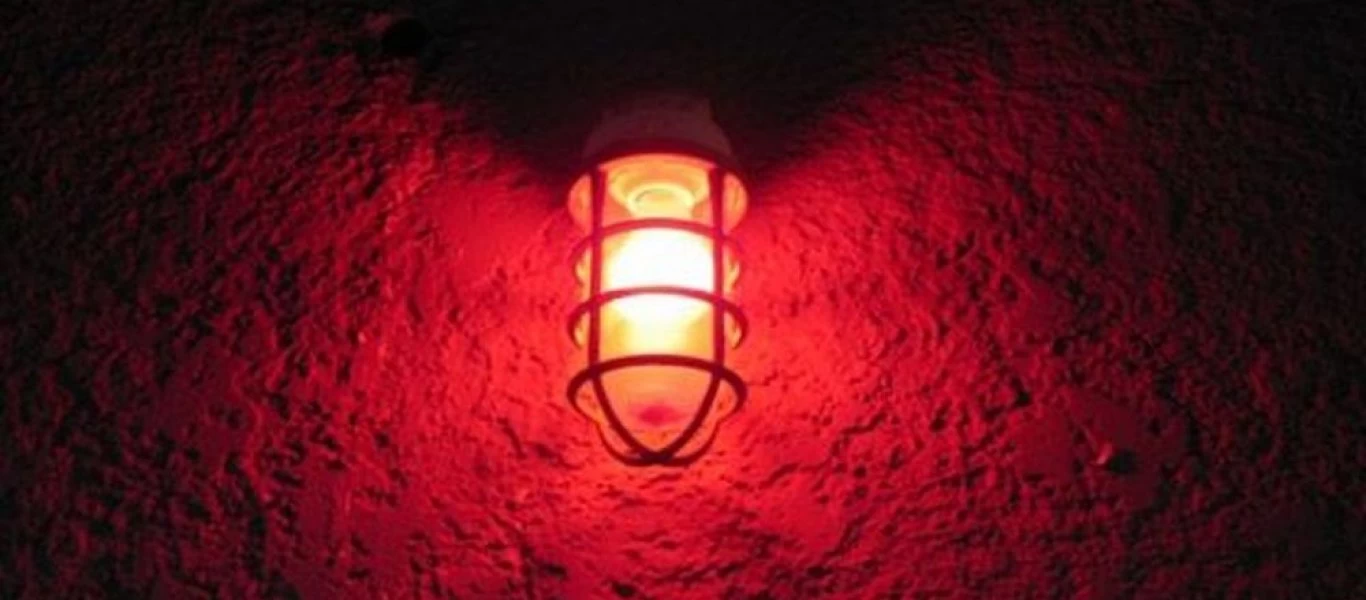 Για ποιο λόγο οι οίκοι ανοχής έχουν κόκκινο φως;